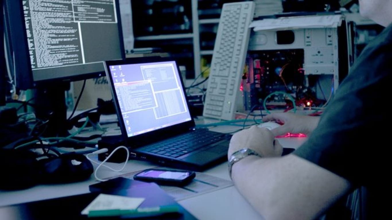 Hacker-Equipment: Bei der Cyber-Attacke auf das Auswärtige Amt wurde nach einem Medienbericht auch ein Protokoll der Brexit-Verhandlungen erbeutet.