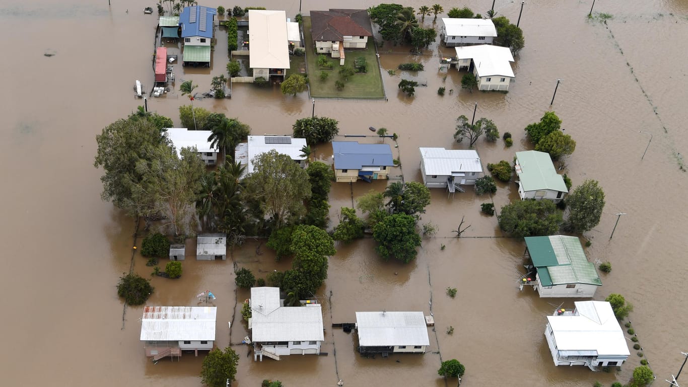 Der tagelange Regen hat im Norden Australiens zahlreiche Häuser überflutet.