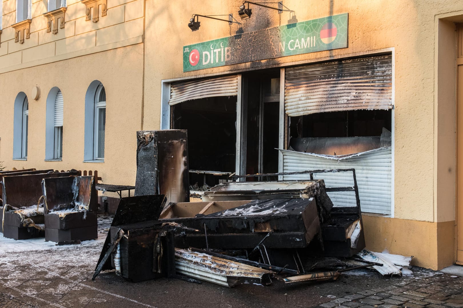 Das Feuer in der Moschee war gegen zwei Uhr in der Früh ausgebrochen.