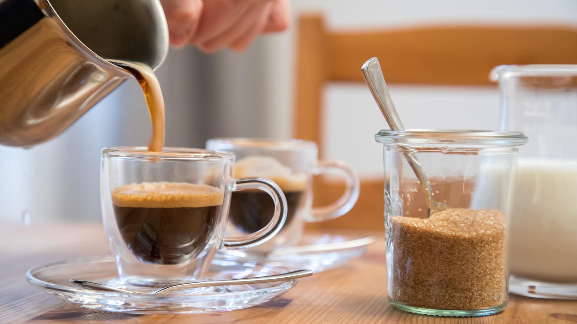 Espresso in einer Tasse: Viele italienische Jugendliche ziehen Espresso oder Cappuccino einer Limonade vor.