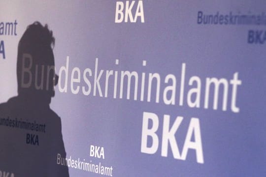 Das BKA sieht die wachsende Gefahr der Terror-Nachwuchsgewinnung im Netz.