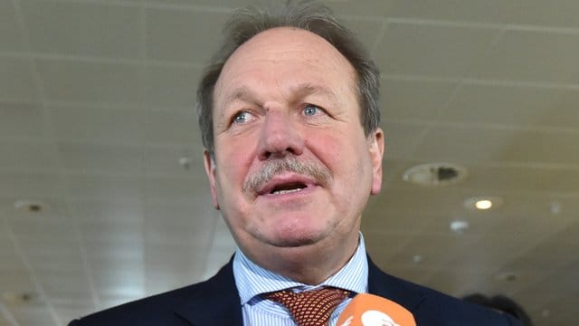 "Wir erwarten in der kommenden Runde Bewegung auf der Seite der Arbeitgeber", sagt Verdi-Chef Bsirske. "Wir erwarten in der kommenden Runde Bewegung auf der Seite der Arbeitgeber", sagt Verdi-Chef Bsirske.