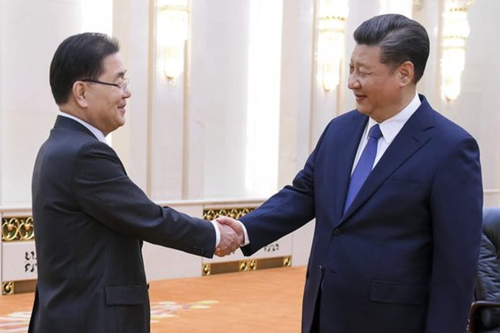 Xi Jinping empfängt Südkoreas nationalen Sicherheitsberater Chung Eui Yong in der Großen Halle des Volkes.