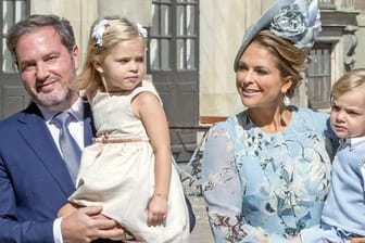 Prinzessin Madeleine, ihr Mann Chris O'Neill und die Kinder Prinzessin Leonore und Prinz Nicolas im Juli 2017 in Stockholm.