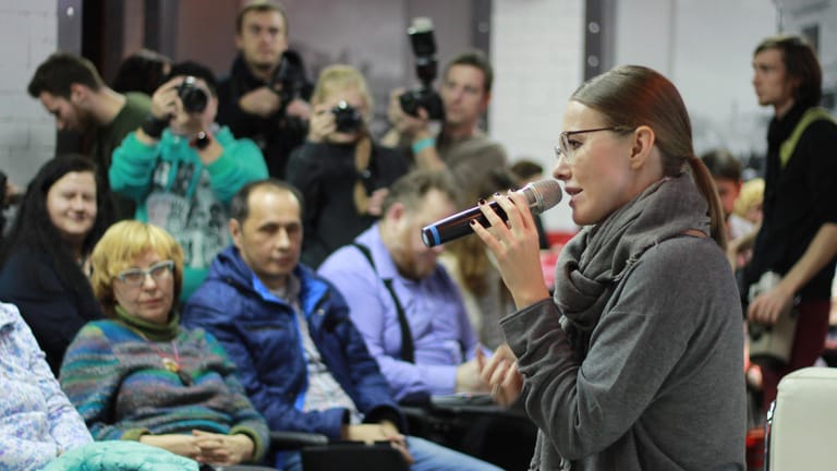 Xenija Sobtschak: Die 36-jährige Journalistin tritt bei den Wahlen gegen Putin an.