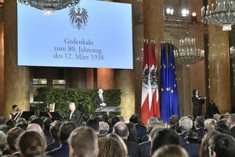 Österreichs Bundeskanzler, Sebastian Kurz, beim Staatsakt zum 80.