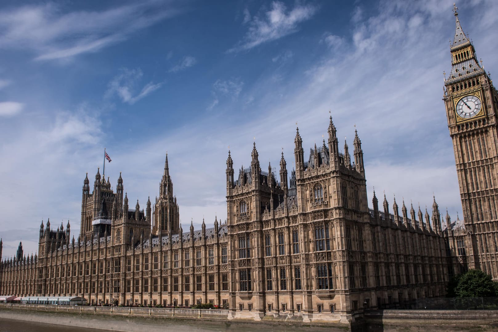 Das Londoner Parlamentsgebäude: Hier wurde ein verdächtiges Paket sichergestellt.