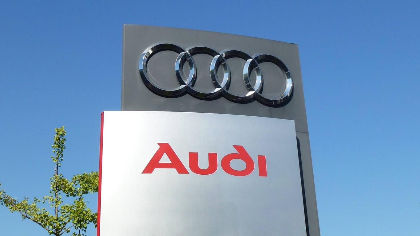 Vier Ringe und die typische Typografie: Das Logo des deutschen Automobilherstellers Audi.