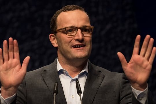 Mit Hartz IV hat "jeder das, was er zum Leben braucht", meint Jens Spahn.