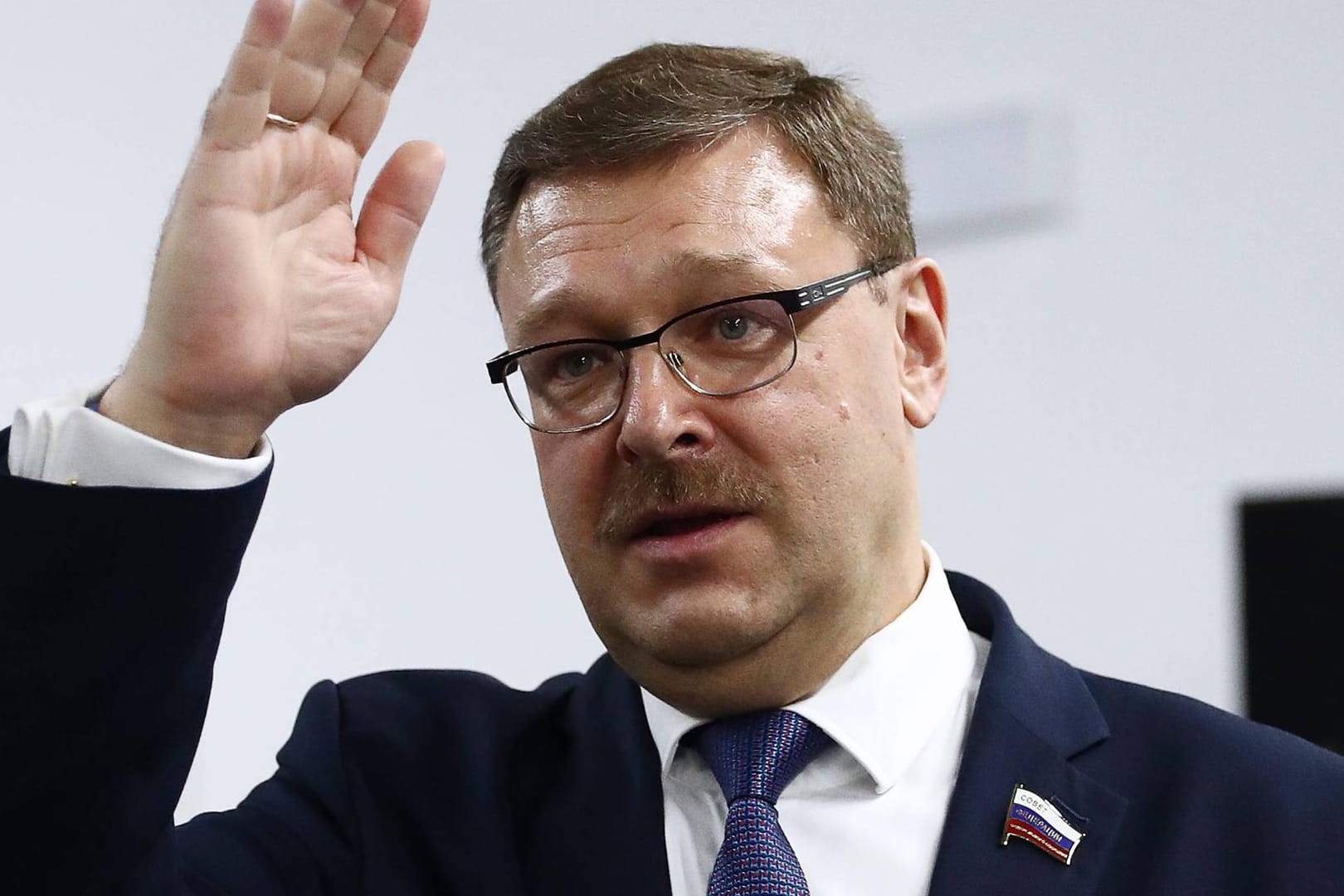 Russlands Senator Konstantin Kossatschow: Moskau streitet eine Bevorzugung des Kontakts zur AfD ab.