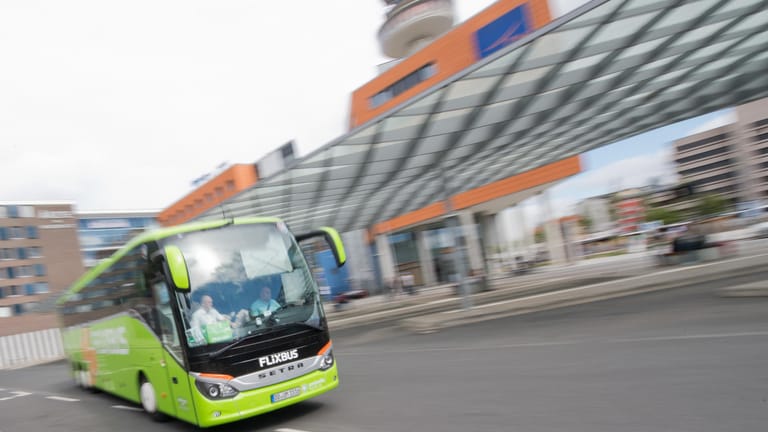 Noch kein e-Bus: Die ersten E-Busse sendet Flixbus im April in Frankreich auf die Straßen. Deutschland soll Tests der elektrisch betrieben Busse im Frühsommer starten.