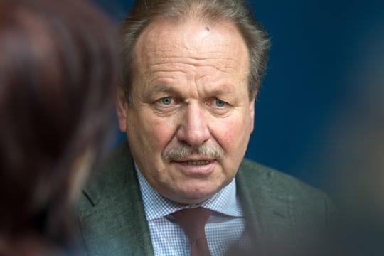 Verdi-Vorsitzender, Frank Bsirske, bei der zweiten Runde der Tarifverhandlungen für den öffentlichen Dienst in Potsdam.