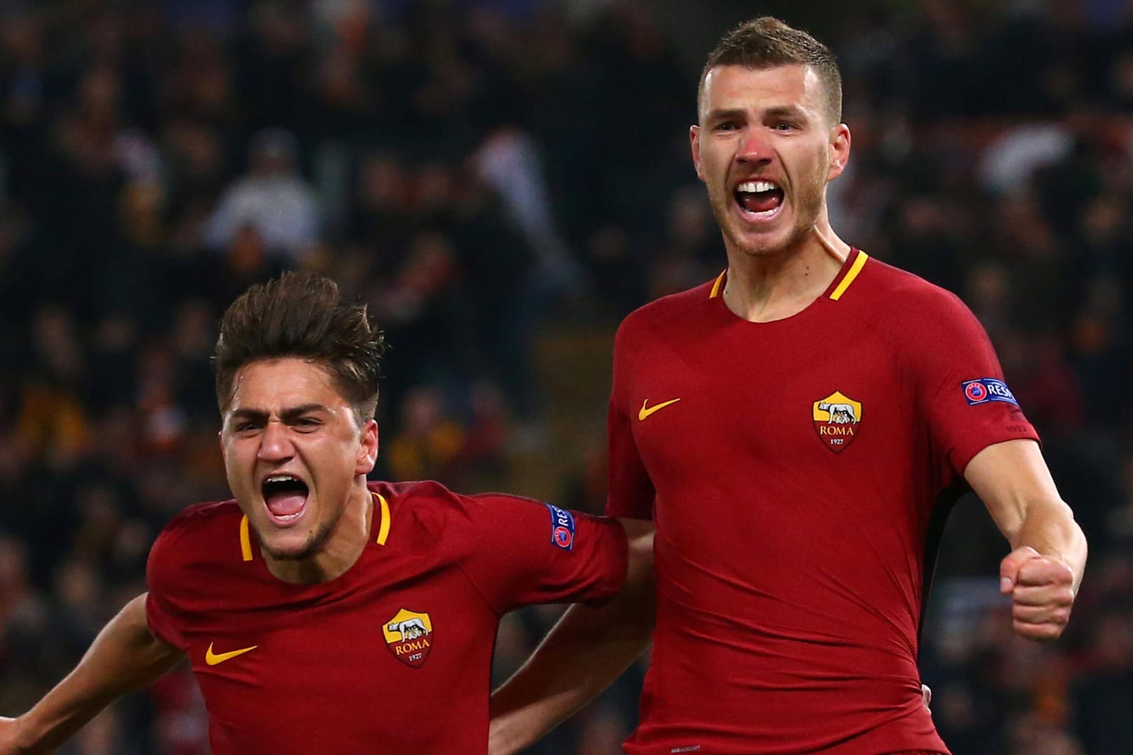 Edin Dzeko und Cengiz Under bejubeln den einzigen Treffer des Tages.