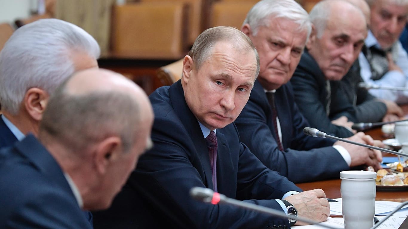 Der russische Präsident Wladimir Putin am Dienstag: Im Falle von Sanktionen durch London droht der Kreml-Chef mit Gegenmaßnahmen.