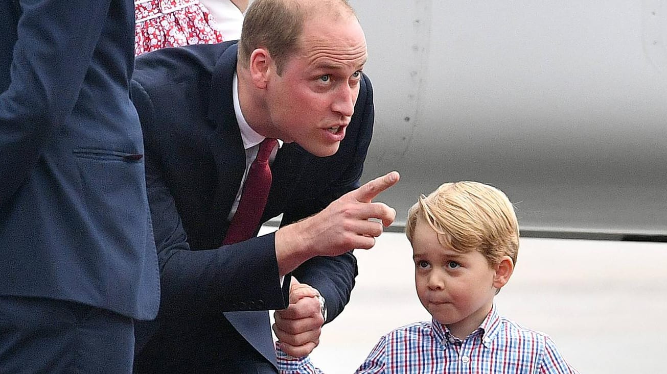 Prinz William und Prinz George: Was zeigt Papa seinem Sohn denn da?