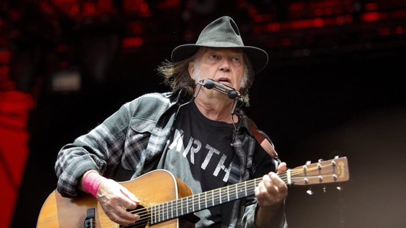 Neil Young 2016 beim Roskilde Festival.