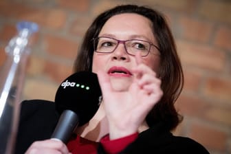 Designierte SPD-Chefin Andrea Nahles: Ihre Partei rücke nicht von ihrer Position in der Abtreibungsfrage ab.