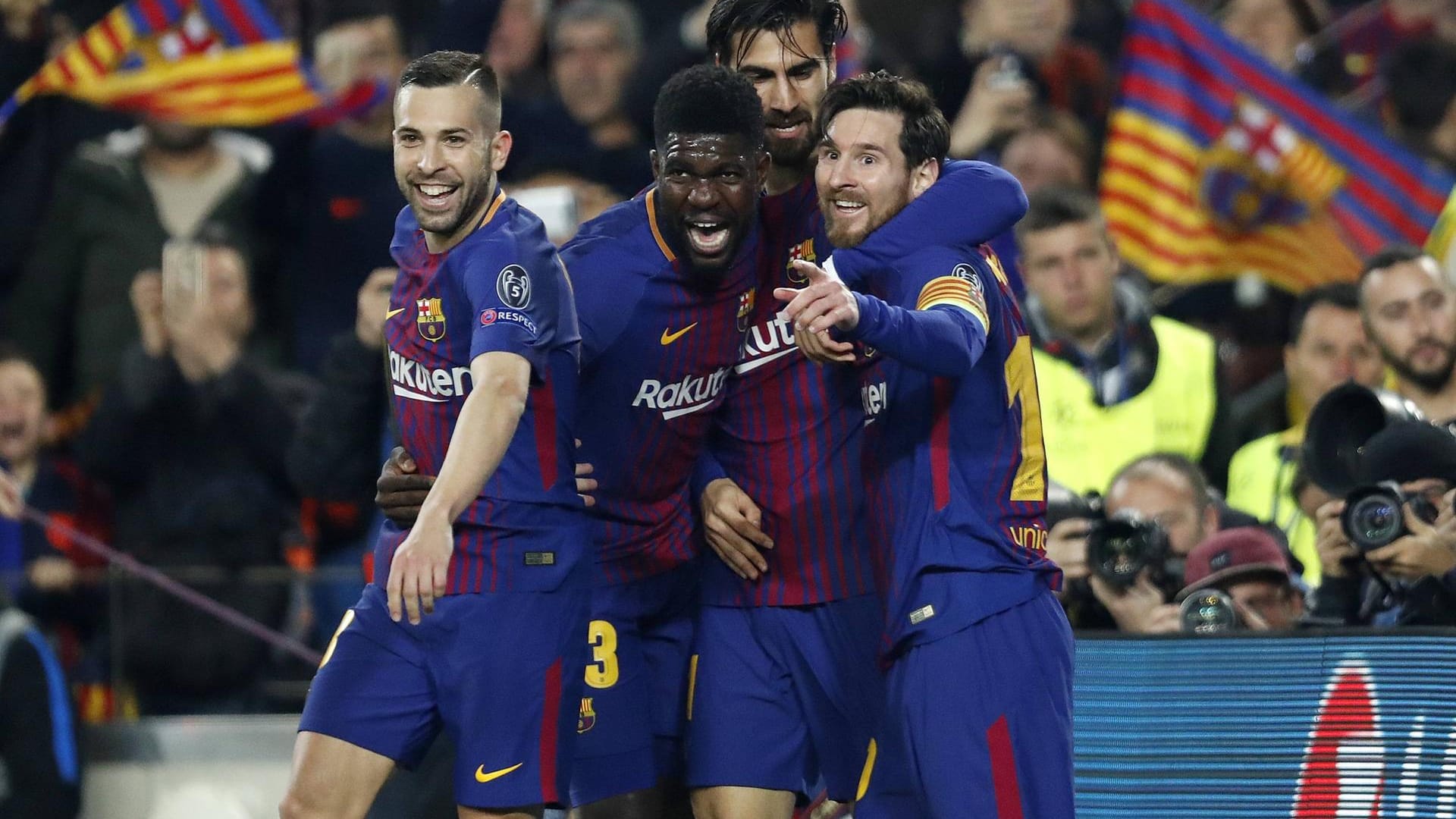 Alba, Umtiti und Vidal jubeln mit Messi.