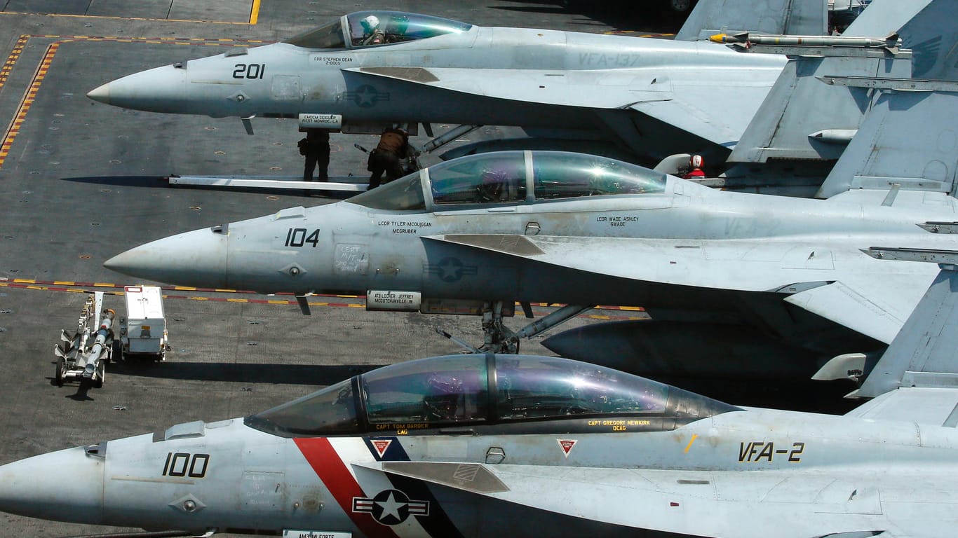 F18-Kampfjets auf einem Flugzeugträger der US-Navy: Bei einem Trainingsunfall vor der Küste von Key West sind zwei Piloten gestorben.