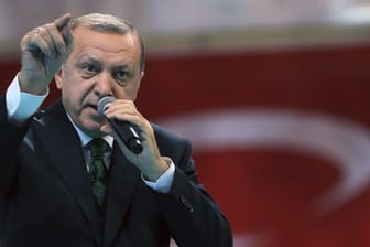 Recep Tayyip Erdogan, Präsident der Türkei, während seiner Ansprache bei einem Kongress der türkischen Regierungspartei AKP.
