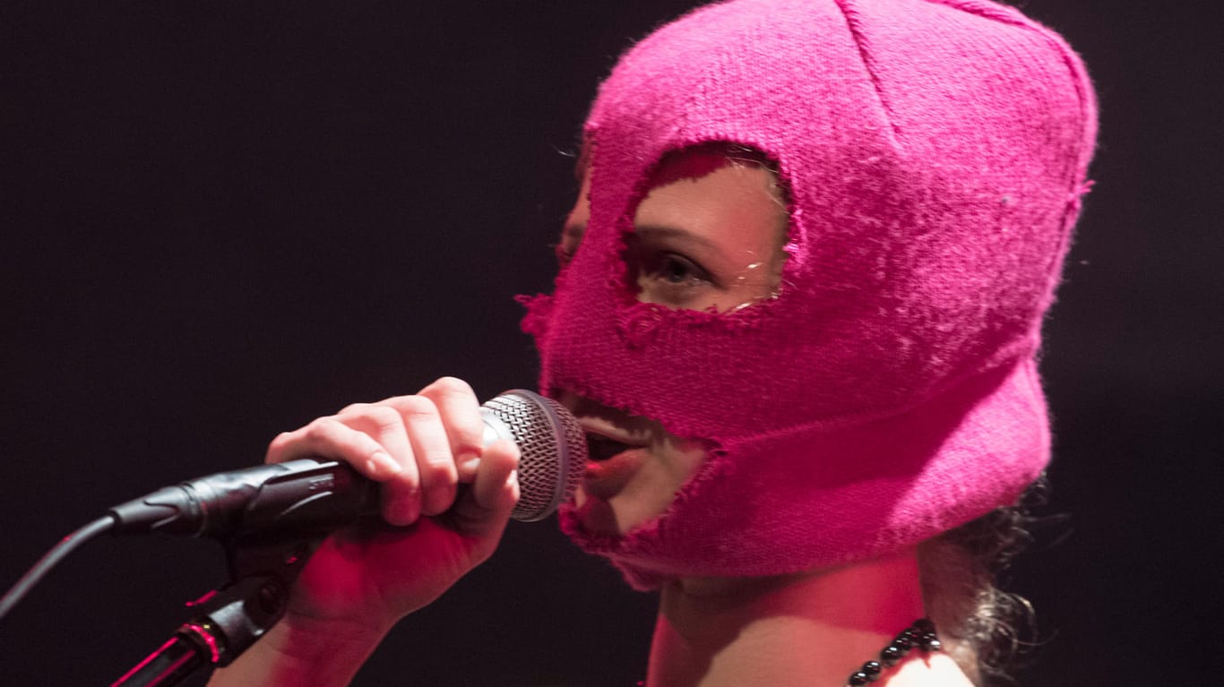 Marija Alyochina: Das Mitglied des feministischen Punkprotestkollektivs Pussy Riot hält die Wahlen in Russland am 18. März 2018 für eine Farce.