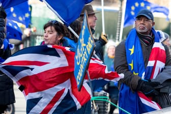 Brexit-Gegner in London: Wegen des Austritts Großbritanniens muss die EU sparen.