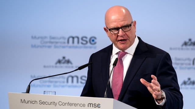 McMaster kam ins Amt, nachdem der von Trump höchst geschätzte Sicherheitsberater Flynn im Februar 2017 zurücktreten musste.