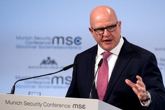 McMaster kam ins Amt, nachdem der von Trump höchst geschätzte Sicherheitsberater Flynn im Februar 2017 zurücktreten musste.