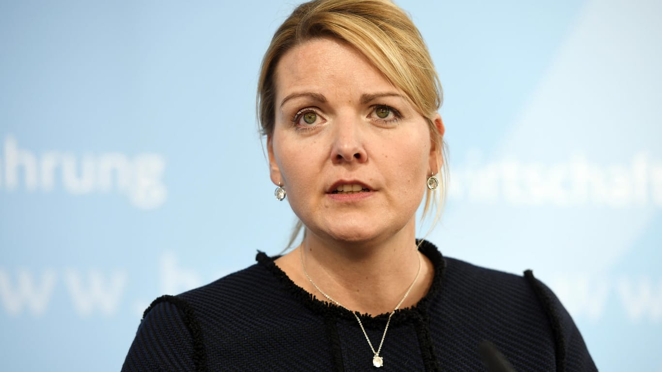 Christina Schulze Föcking: Die CDU-Politikerin ist Ministerin für Umwelt, Landwirtschaft, Natur- und Verbraucherschutz des Landes Nordrhein-Westfalen.