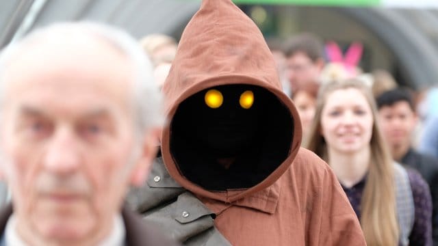 Jawa aus dem Star-Wars-Universum auf der Messe.