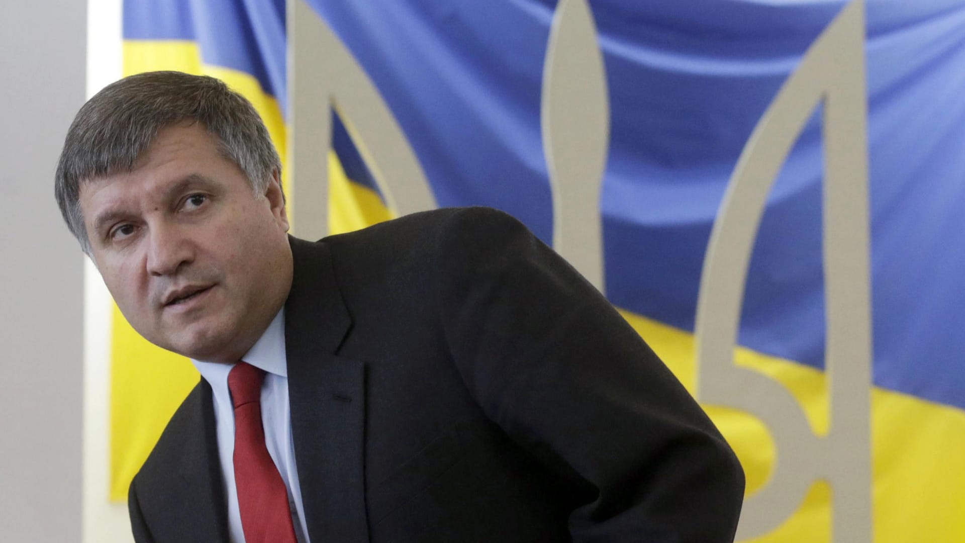 Ukrainischer Innenminister Arsen Awakow: Er kündigte an, dass in der Ukraine lebende Russen nicht an der russischen Präsidentschaftswahl teilnehmen dürfen. Ukrainischer Innenminister Arsen Awakow: Er kündigte an, dass in der Ukraine lebende Russen nicht an der russischen Präsidentschaftswahl teilnehmen dürfen.