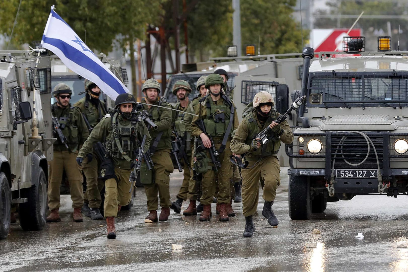Israelische Soldaten in den palästinensischen Autonomiegebieten: Hier kommt es immer wieder zu brutalen Anschlägen.