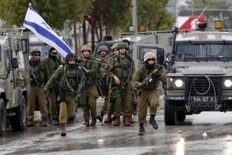 Israelische Soldaten in den palästinensischen Autonomiegebieten: Hier kommt es immer wieder zu brutalen Anschlägen.