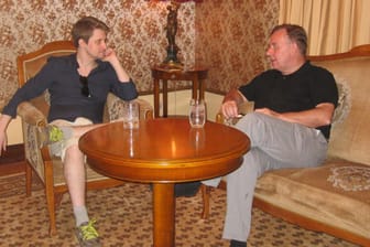 Der Whistleblower und sein Anwalt: Ein Treffen von Snowden und Tibbo im Juli 2016 in Moskau. Bis heute halten sie Kontakt.