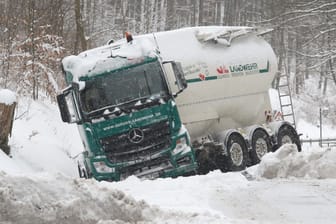 Unfall im Harz: Starke Schneefälle haben in weiten Teilen von Sachsen-Anhalt für beachtliche Schneemengen gesorgt.