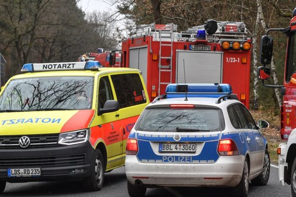 Einsatz von Feuerwehr, Notarzt und Polizei am Munitionsentsorgungswerk Spreewerk in Lübben.