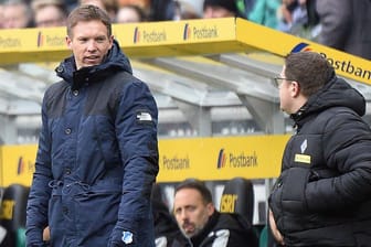 Konfrontation: Nagelsmann (li.) und Eberl im Spiel am Samstag.
