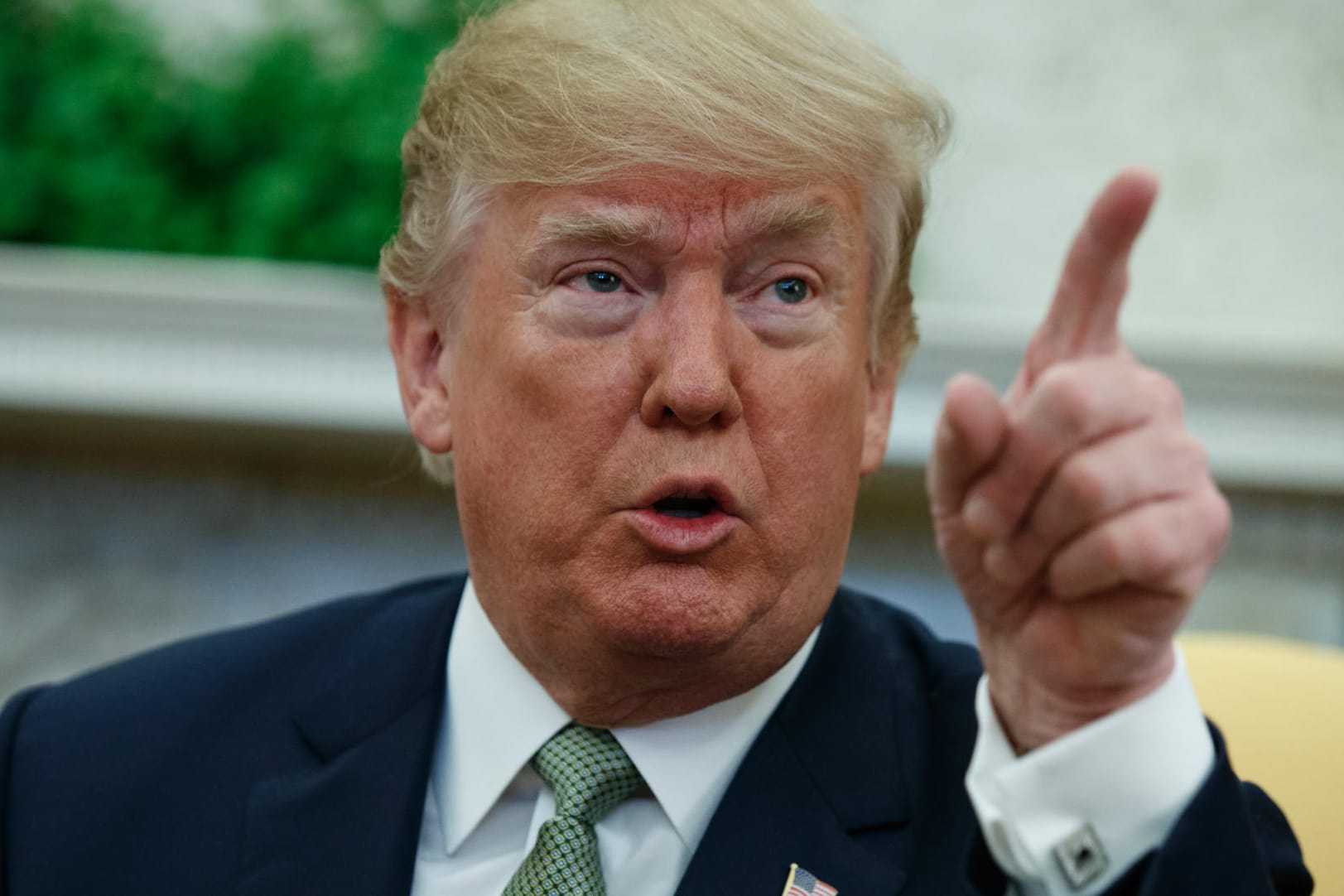 US-Präsident Donald Trump spricht mit Reportern: Trumps Vendetta gegen das FBI.