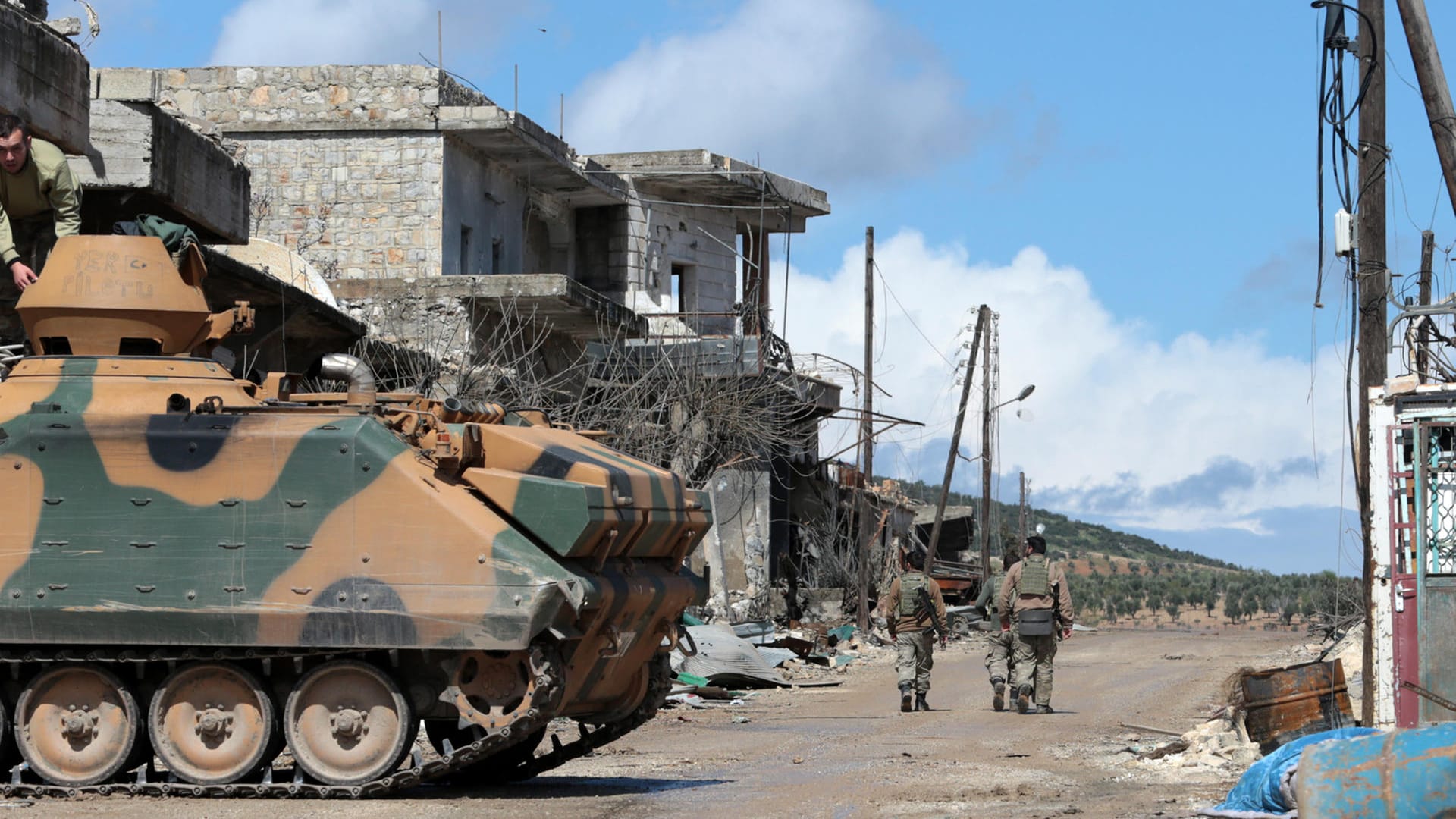 Ein türkischer Panzer in Afrin: Die Kurden kündigen Widerstand gegen die "Besatzer" an. Ein türkischer Panzer in Afrin: Die Kurden kündigen Widerstand gegen die "Besatzer" an.
