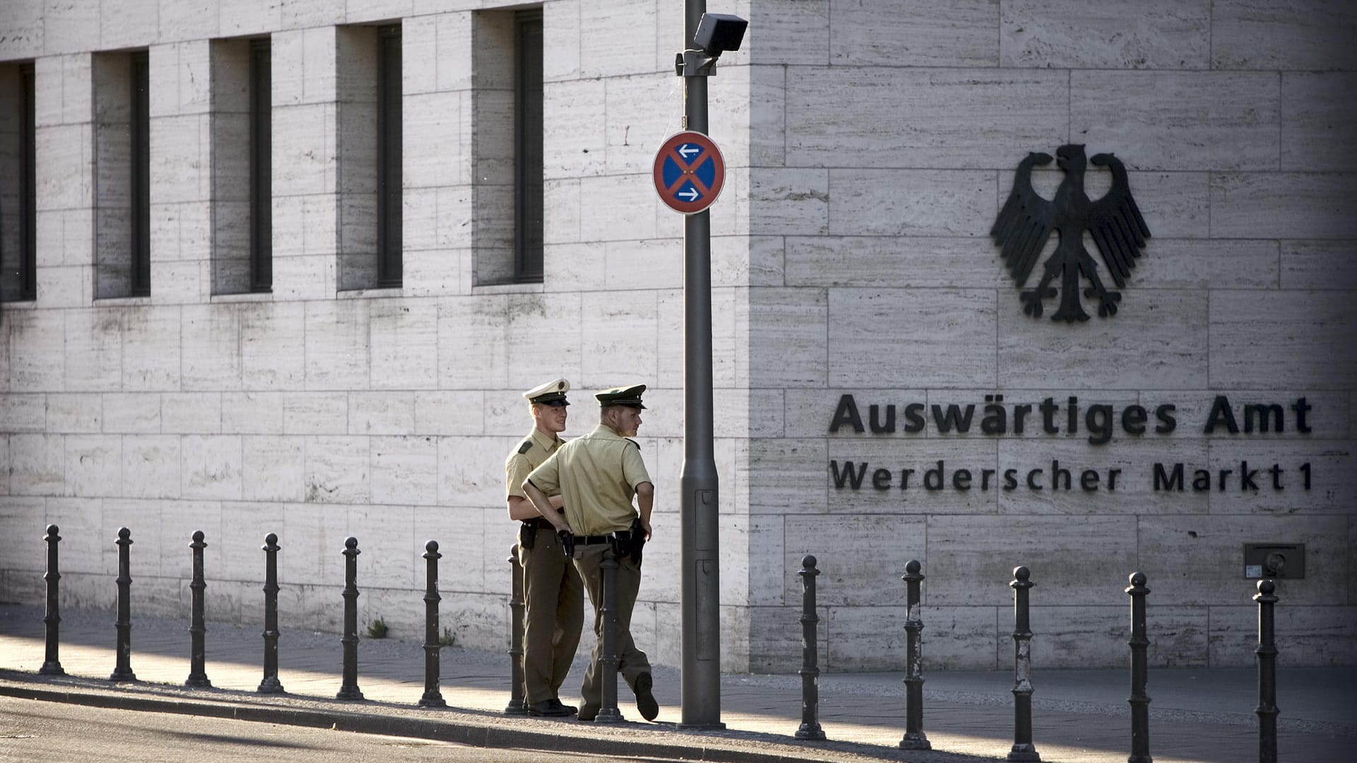 Das Auswärtige Amt in Berlin: Nach Hackerattacken zieht die Bundesregierung Gegenangriffe in Betracht. Das Auswärtige Amt in Berlin: Nach Hackerattacken zieht die Bundesregierung Gegenangriffe in Betracht.