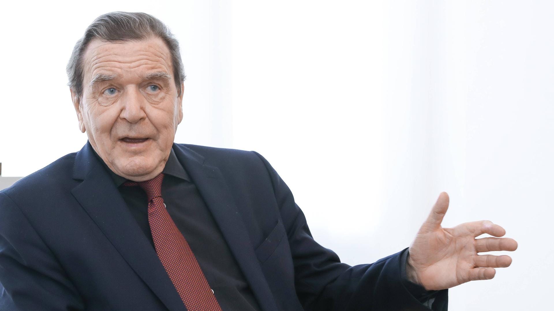 Der ehemalige Bundeskanzler Gerhard Schröder: Kiew will Sanktionen überprüfen.