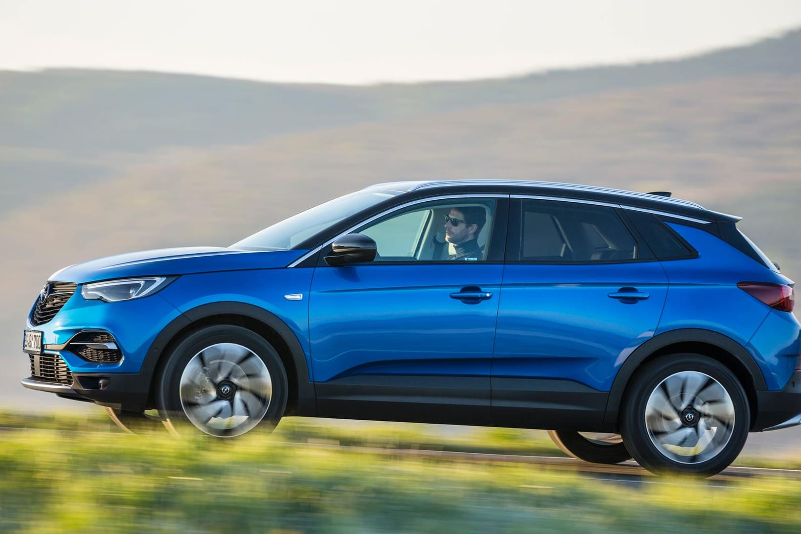 Opel Grandland X: Das kompakte SUV bietet guten Fahrkomfort, einen kräftigen kleinen Benziner und ein ausreichendes Platzangebot.