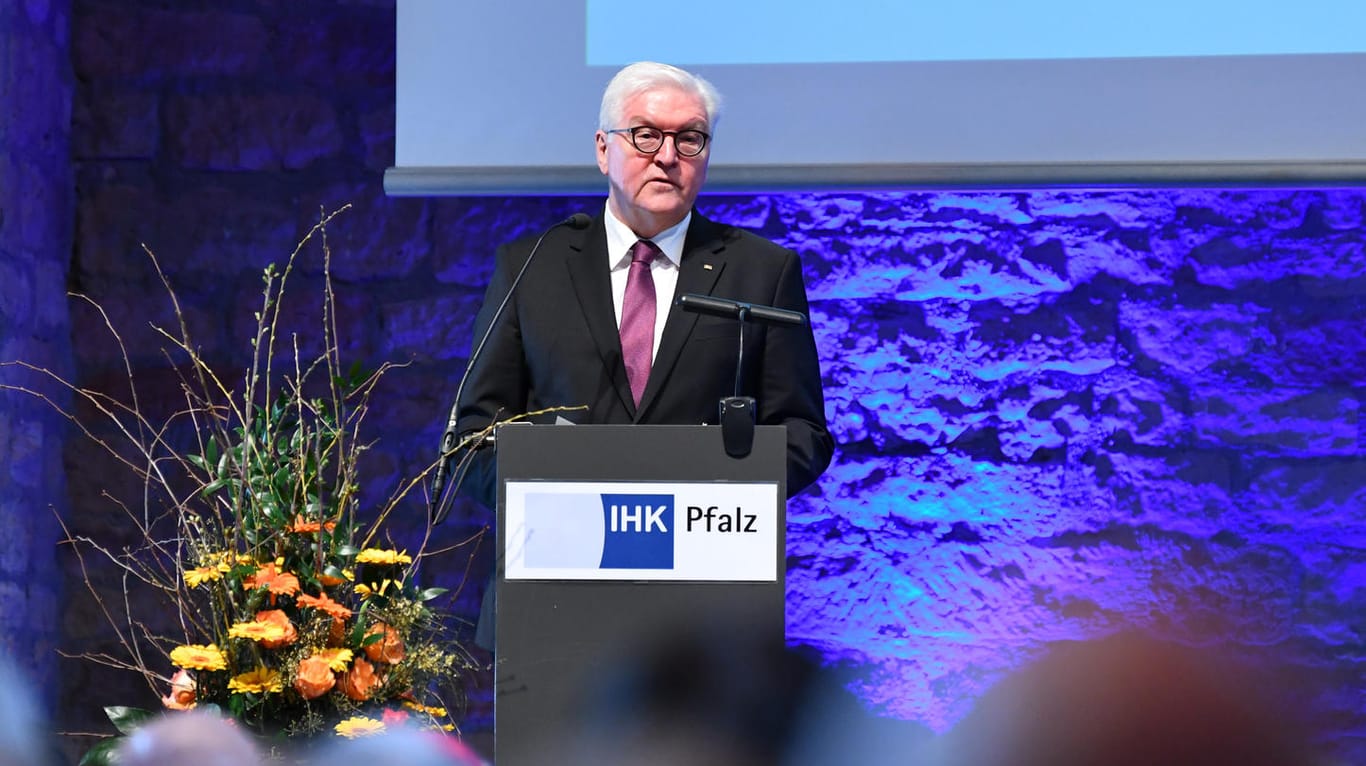 Steinmeier im Hambacher Schloss: Der Bundespräsident sprach an seinem Amtsjubiläum bei einem Festakt der IHK Pfalz.