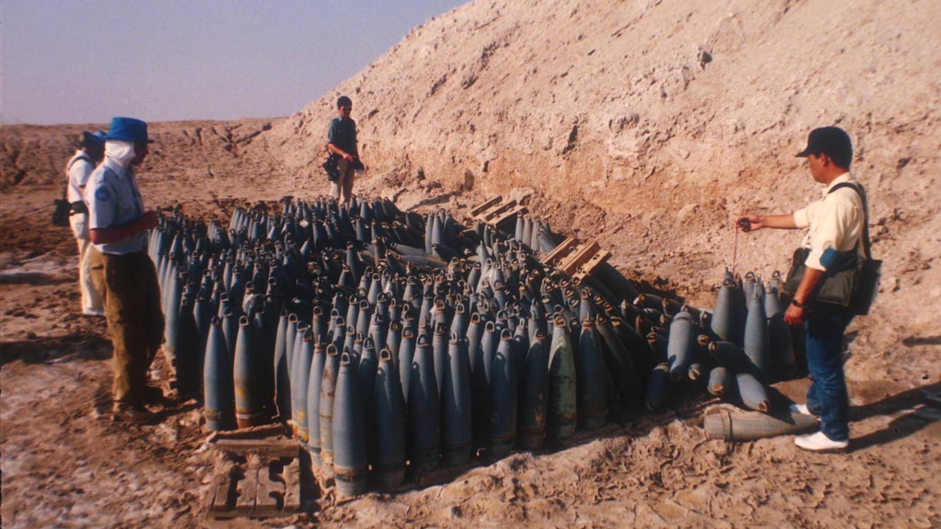 Explosiv: Waffeninspekteure der Vereinten Nationen 1991 bei Muthanna, wo mit deutscher Hilfe Chemiewaffen produziert wurden.