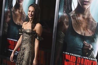 Alicia Vikander stellt "Tomb Raider" in Hollywood vor.