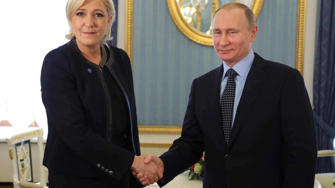 Le Pen und Putin: Russische Kredite bewahrten ihren Front National vor dem Bankrott.