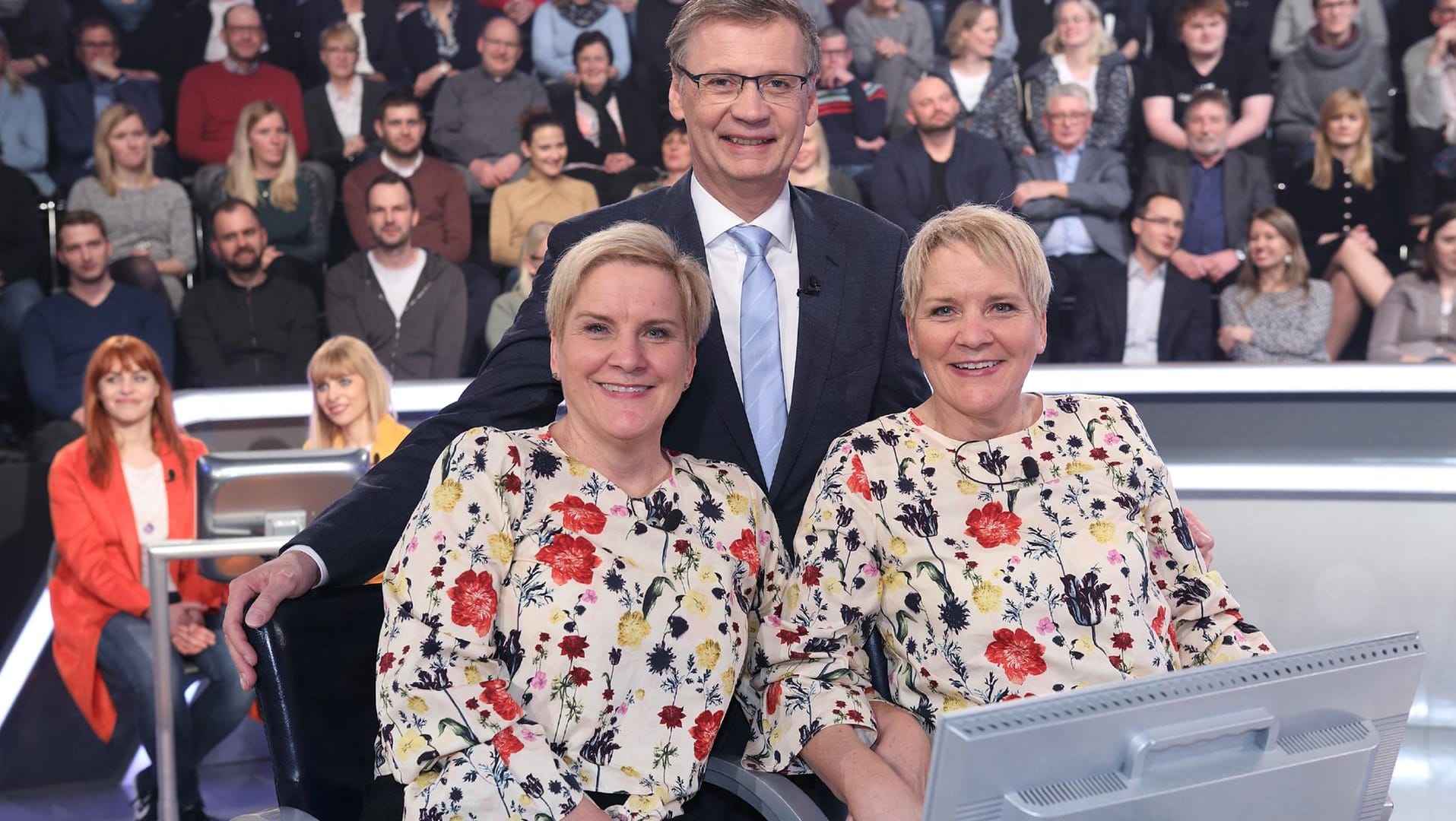 Heidi Jung und Christel Lenk mit Günther Jauch.