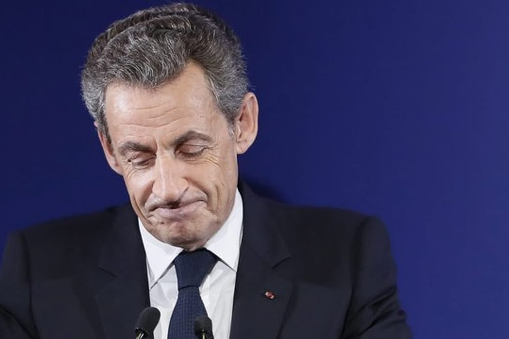 Frankreichs ehemaliger Staatspräsident Nicolas Sarkozy soll sich in Polizeigewahrsam befinden.
