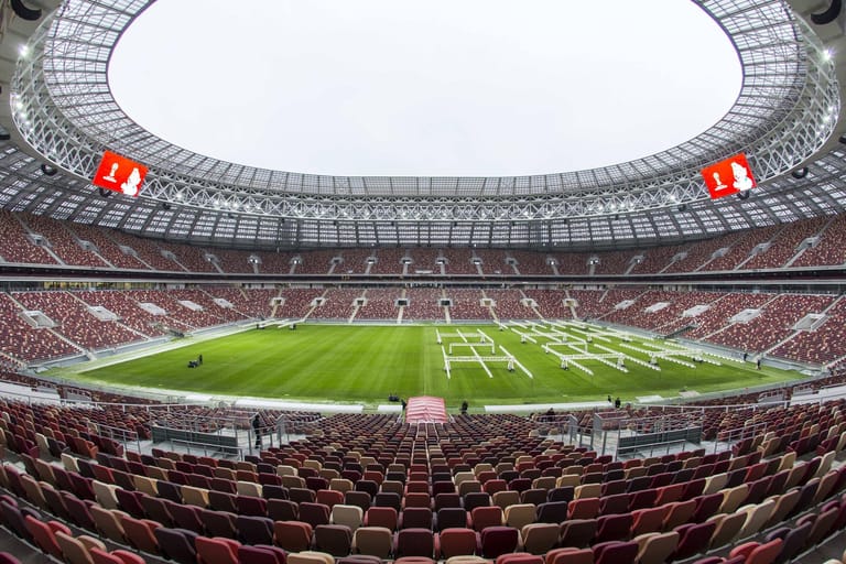Olympiastadion Luschniki Moskau: Das Stadion hat eine Kapazität von bis zu 81.000 Zuschauern. Hier werden neben dem Eröffnungsspiel und dem WM-Finale fünf weitere Spiele ausgetragen.