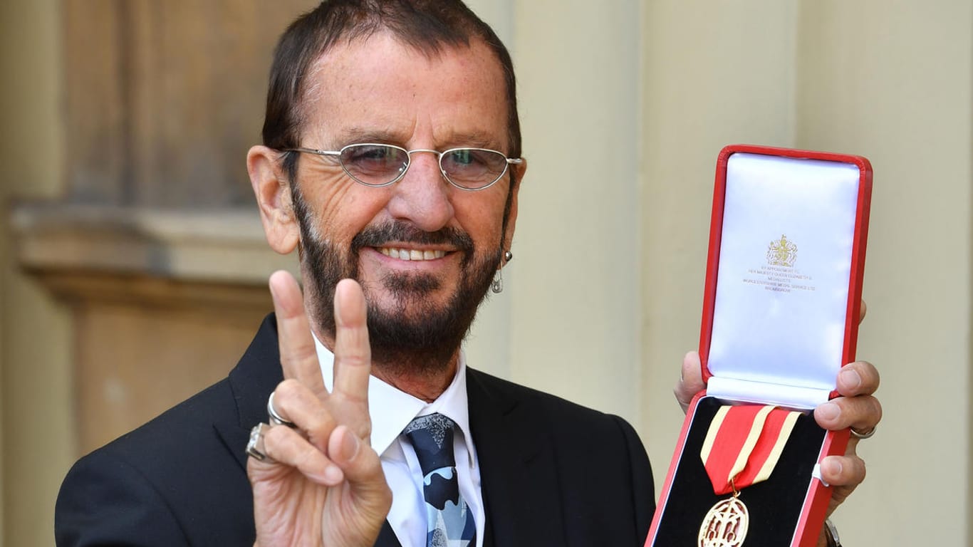 Ringo Starr zum Ritter geschlagen: Die Ehrung wurde ihm von Prinz William überreicht.